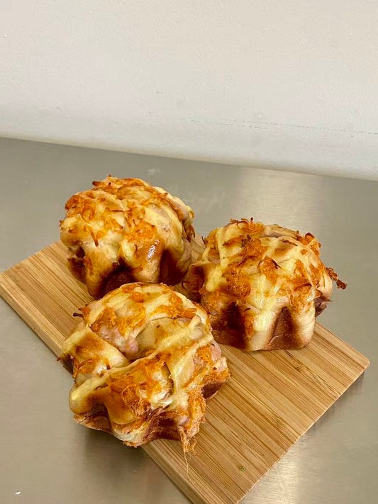 芋泥松松包 Taro & Meat Floss Bun