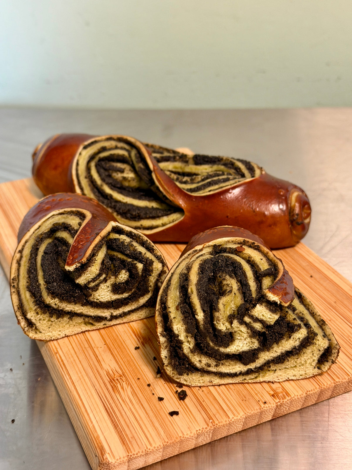 黑芝麻碱水 Black Sesame Pretzel