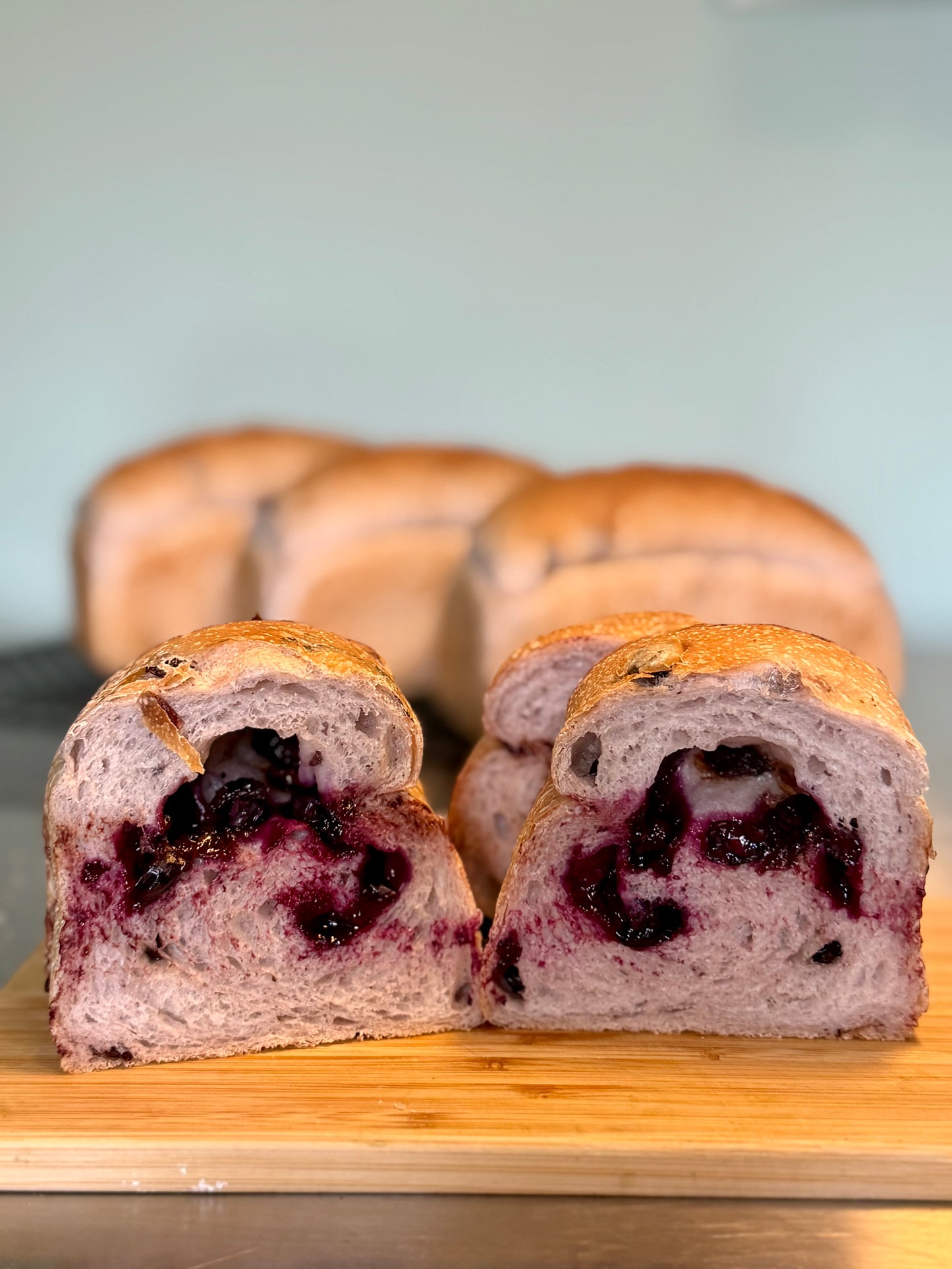 蓝莓黑巧酵液吐司 Blueberry & Dark Chocolate Sourdough Loaf